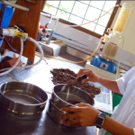 Descripción de equipos tecnológicos que se necesitan para un laboratorio de suelos.